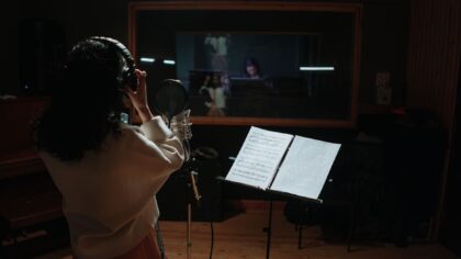 How famous theme songs get made: real examples of music that defined the big screen