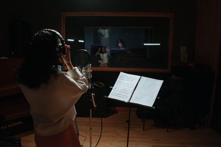 Recording studio microphone