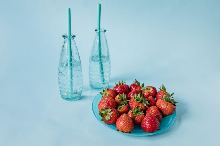 Breakaway glass bottle