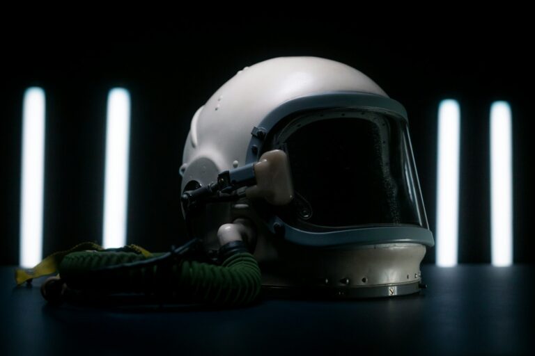 Close sci actor