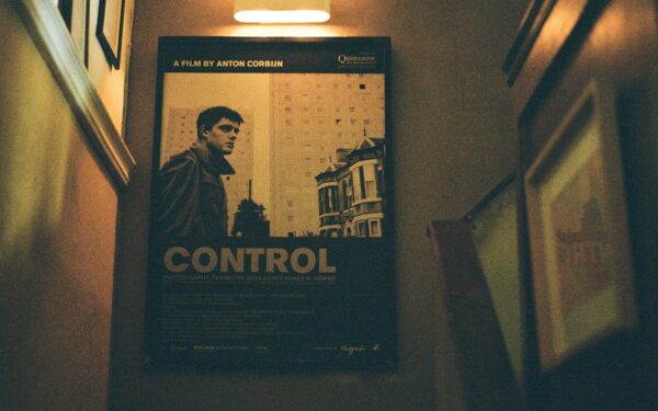 A simple guide to dark comedies and how to pick the tone that suits you