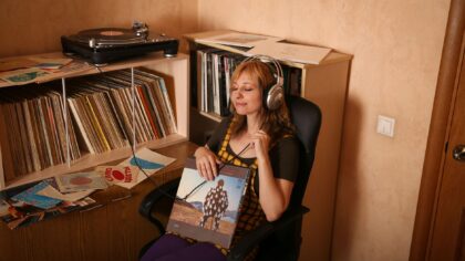 Films with unforgettable soundtracks: streaming ideas when you want music to be the star