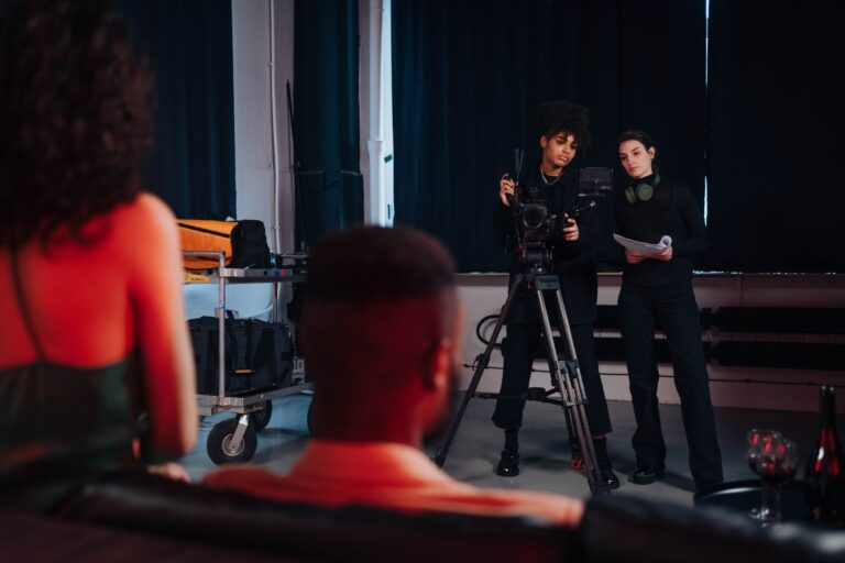 Close actors talking