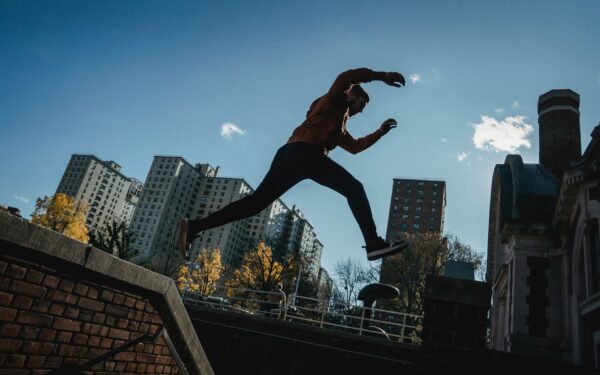 How stunt doubles really work: behind-the-scenes facts that make action scenes more impressive