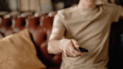 Low-key laughs: relaxed comedy streaming ideas for easygoing nights